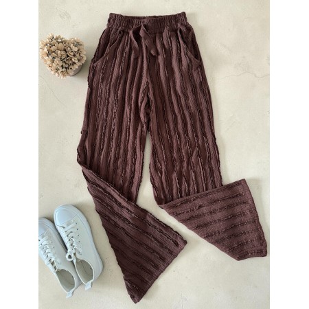 Pantaloni dama din bumbac maro cu aspect creponat foarte versatili