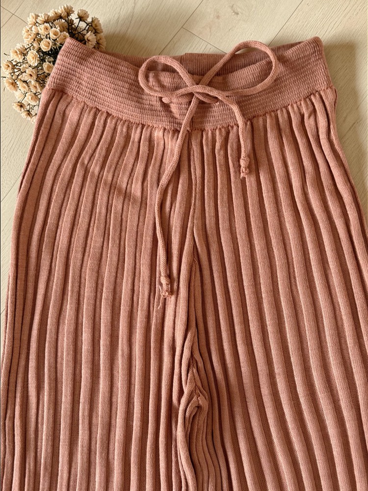 Pantaloni dama din tricot SUBTIRE maro caramiziu cu snur in talie