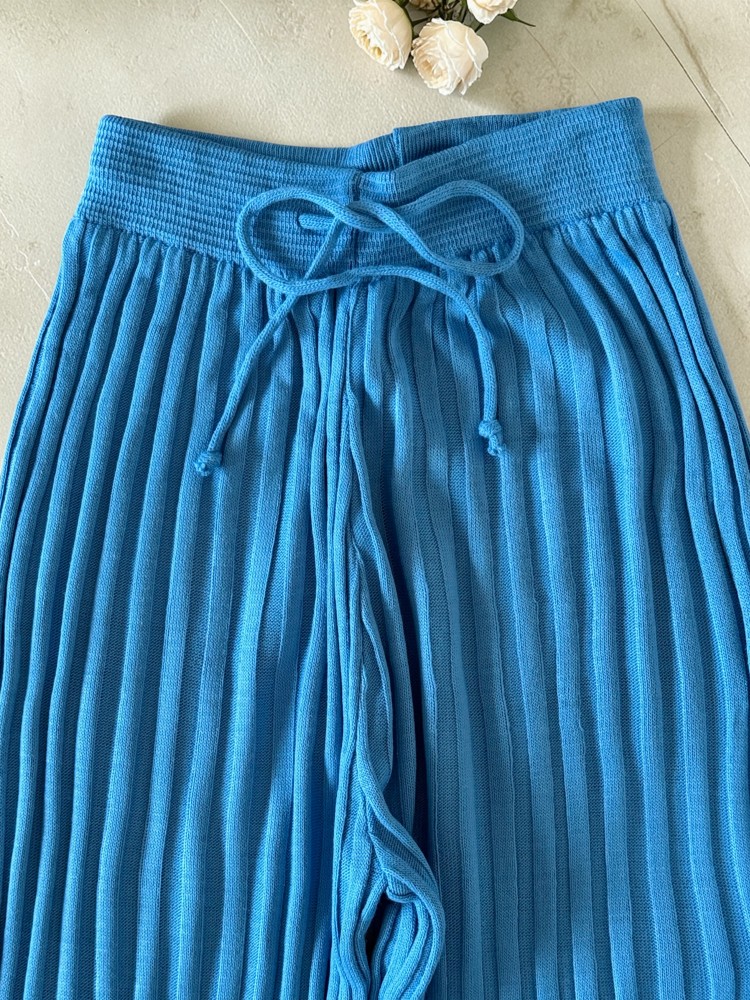 Pantaloni dama din tricot SUBTIRE albastri ciel cu snur in talie