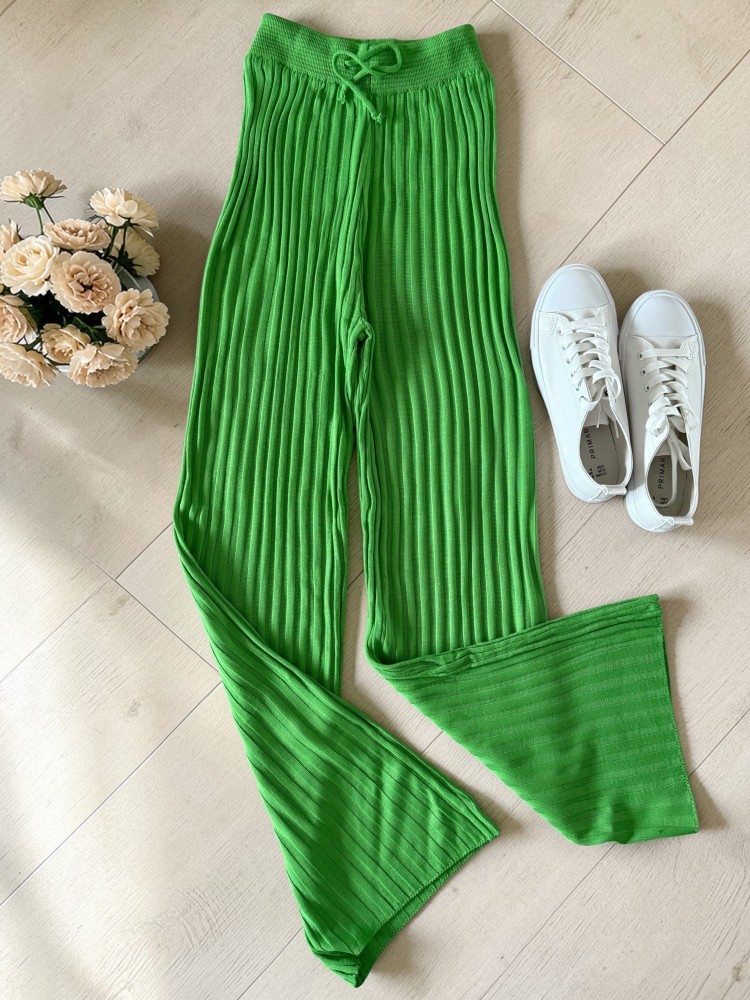 Pantaloni dama din tricot SUBTIRE verde neon cu snur in talie Pantaloni dama din tricot SUBTIRE verde neon cu snur in talie