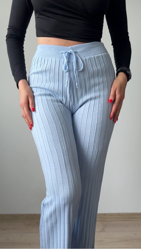 Pantaloni dama din tricot SUBTIRE baby blue cu snur in talie