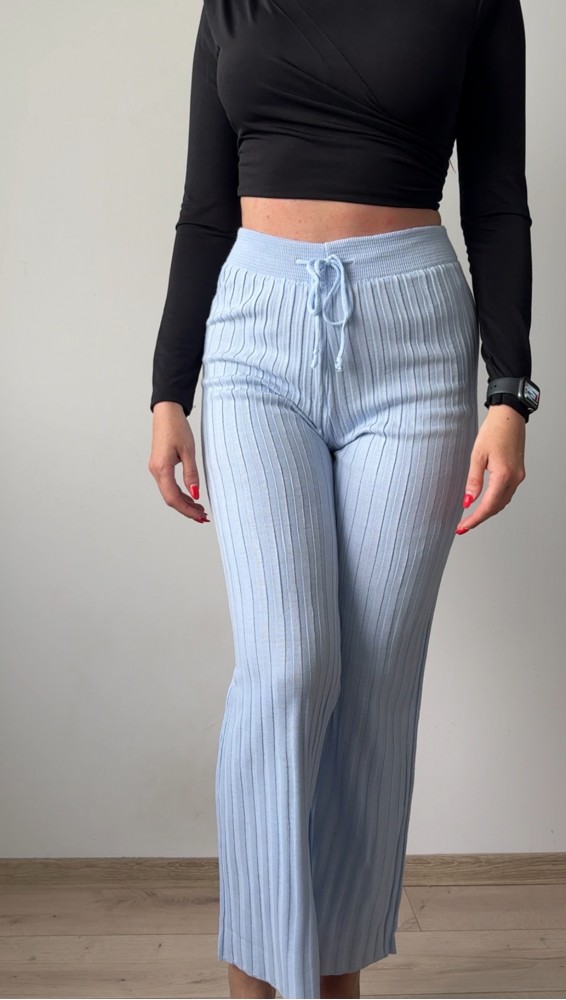 Pantaloni dama din tricot SUBTIRE baby blue cu snur in talie