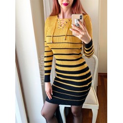 Rochie lunga ieftina din tricot galbena cu 1 dunga neagra cu snur la gat