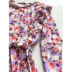 Rochie dama ieftina mov midi cu pliuri si volanase si imprimeu multifloral