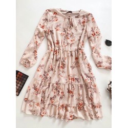 Rochie eleganta scurta crem cu volanase, maneci lungi si flori mici