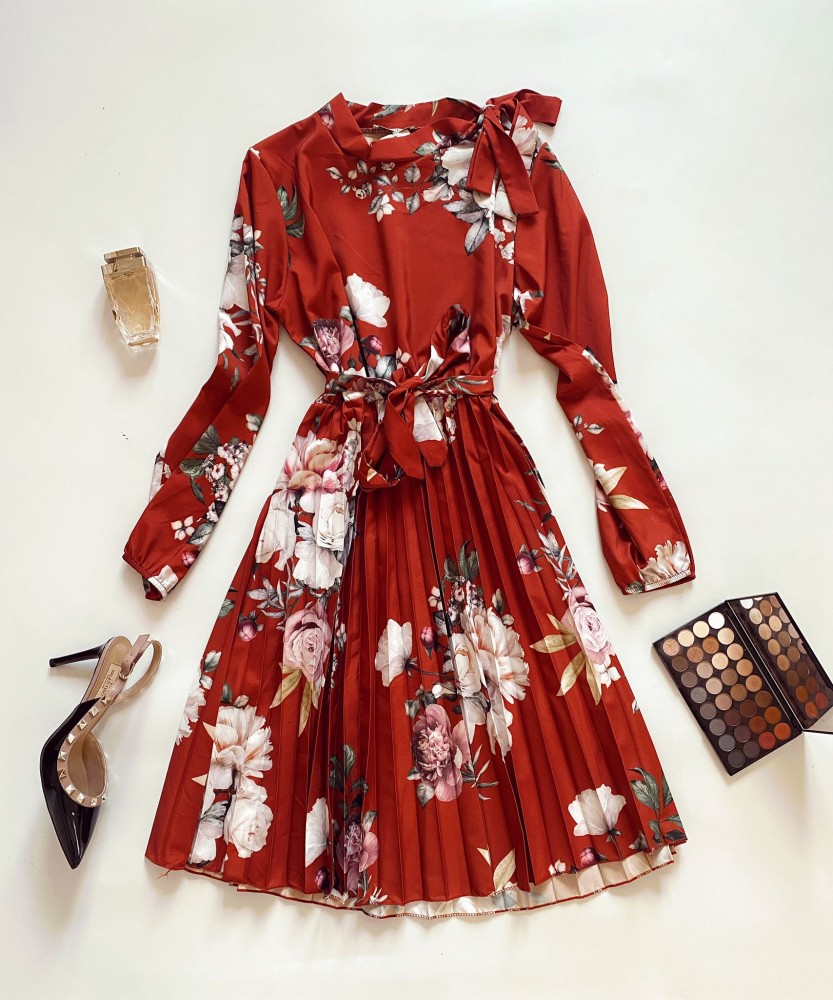 Rochie dama ieftina caramizie de zi midi cu pliuri si imprimeu flori roz cu guler chic