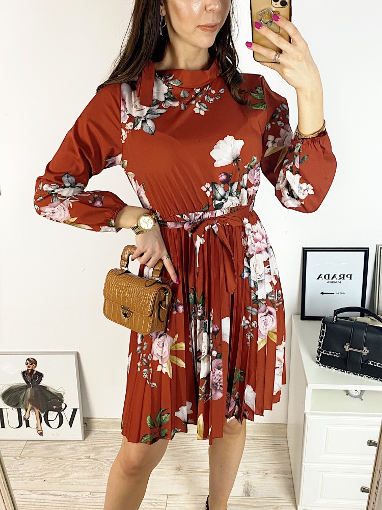 Rochie dama ieftina caramizie de zi midi cu pliuri si imprimeu flori roz cu guler chic