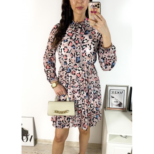 Rochie de zi casual roz cu imprimeu animal print si snur la gat
