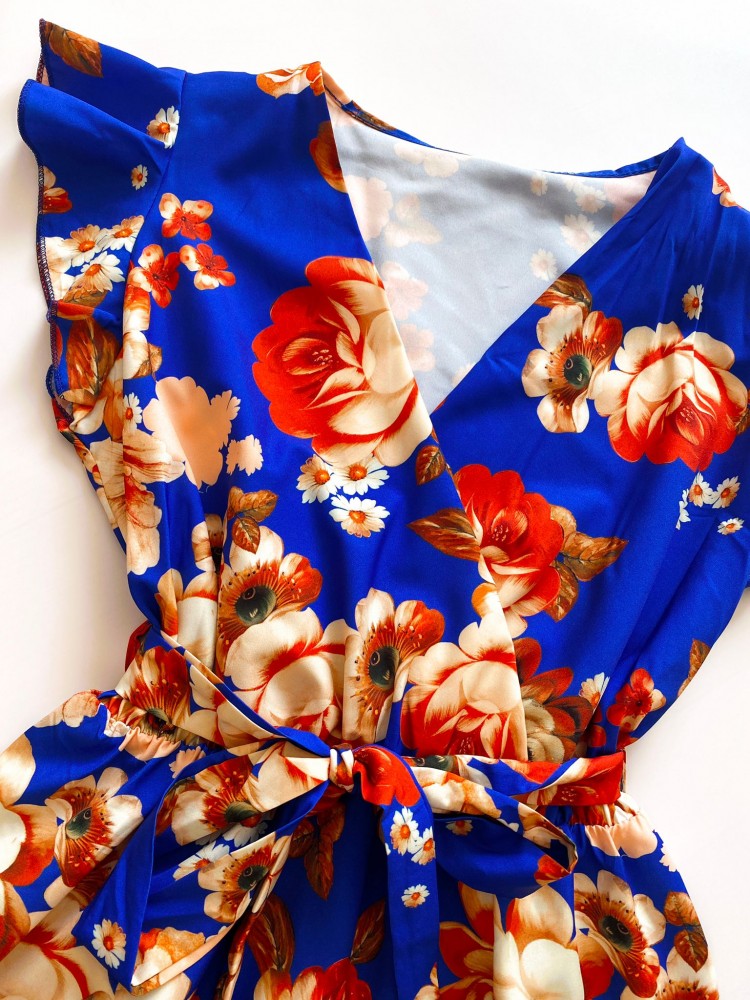 Rochie de zi midi albastra cu flori si volanase la manecute