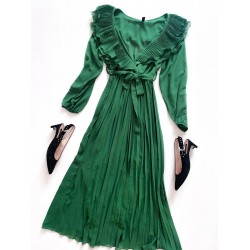 Rochie dama eleganta midi verde cu pliuri si volanase la decolteu