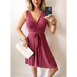 Rochie ieftina eleganta scurta roz cu sclipici si cordon in talie