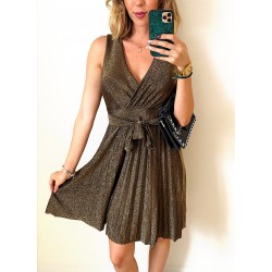 Rochie ieftina eleganta scurta maro cu sclipici si cordon in talie