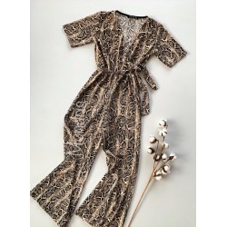 Salopeta dama casual lunga crem cu imprimeu snakeskin si cordon in talie