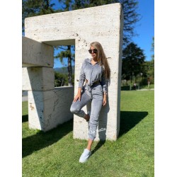 Trening dama superb gri din catifea cu pantaloni stramti si hanorac in V cu fermoar si gluga