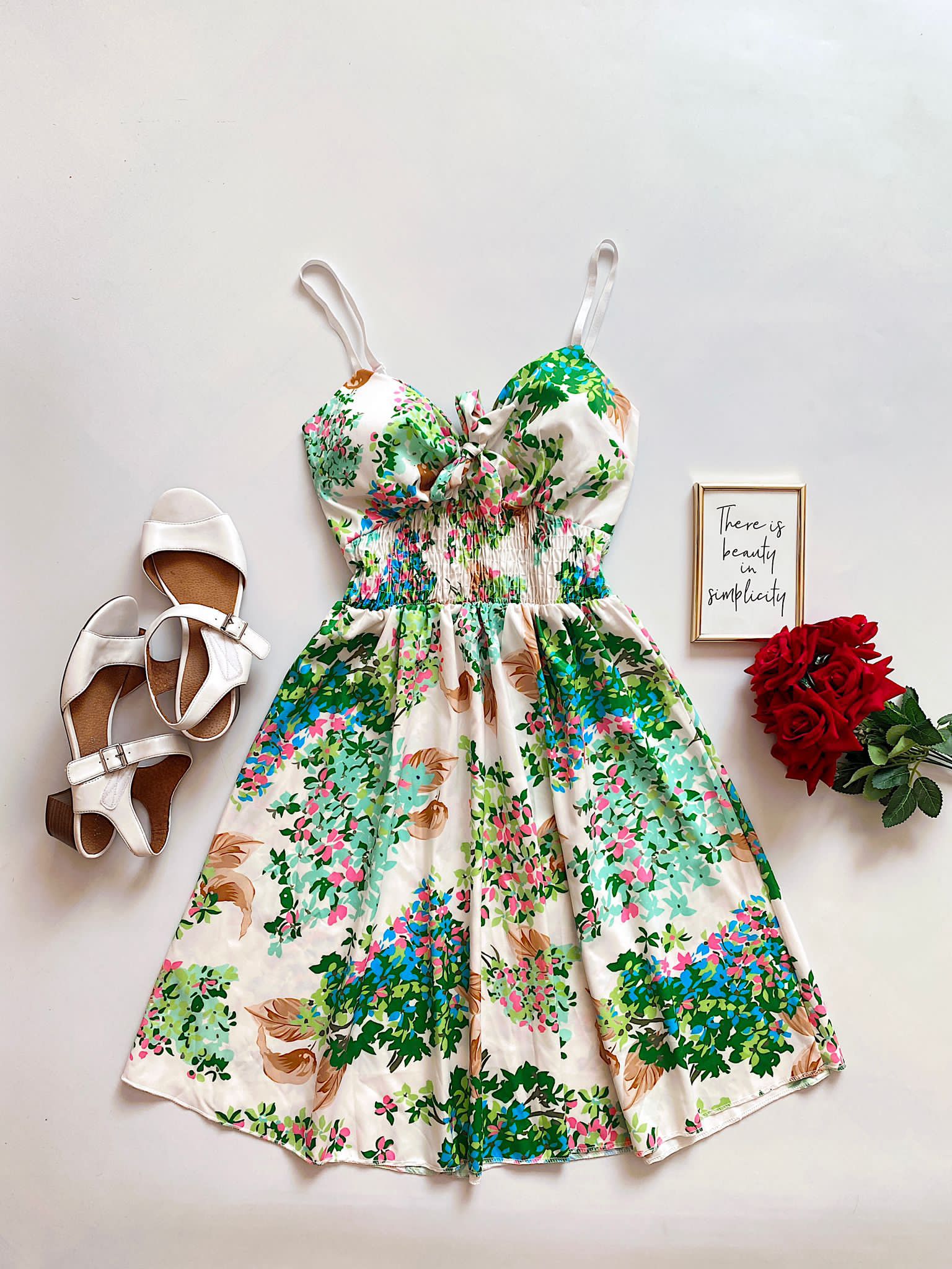 Rochie de zi ieftina verde cu flori si elastic in talie